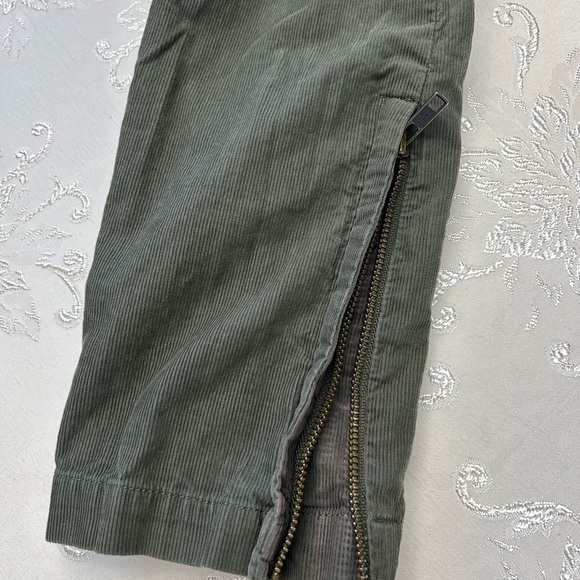 BCBG Maxazria Corduroy Skinny Leg Women’s pants Sz 2 - Picture 4 of 7